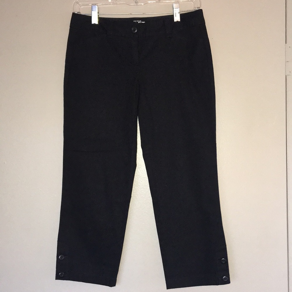 Black capris